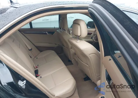 2008 Mercedes-Benz C 300 Luxury 4Matic/Sport 4Matic из США, поврежденный, VIN WDDGF81X08F091356